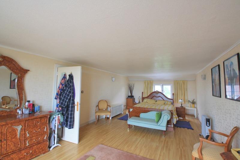 Maison - 194 m² - 9 pièces