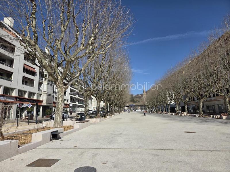 Local commercial - 85 m² - 3 pièces