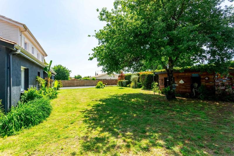 Maison - 200 m² - 8 pièces