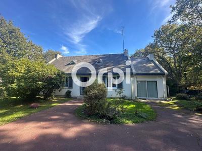 Maison - 161 m² - 8 pièces