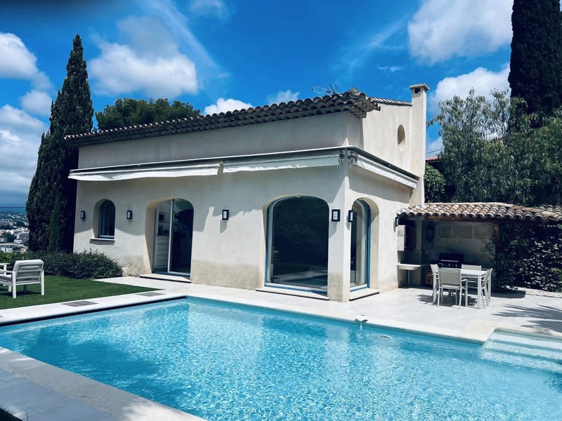 Maison - 200 m² - 6 pièces