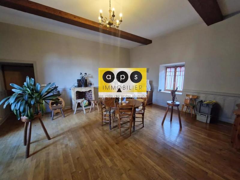 Propriété - 200 m² - 10 pièces