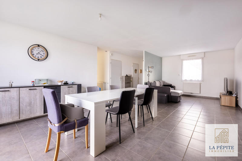 Maison - 94 m² - 5 pièces