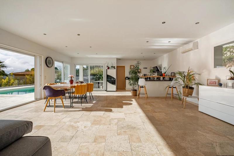 Villa - 290 m² - 10 pièces