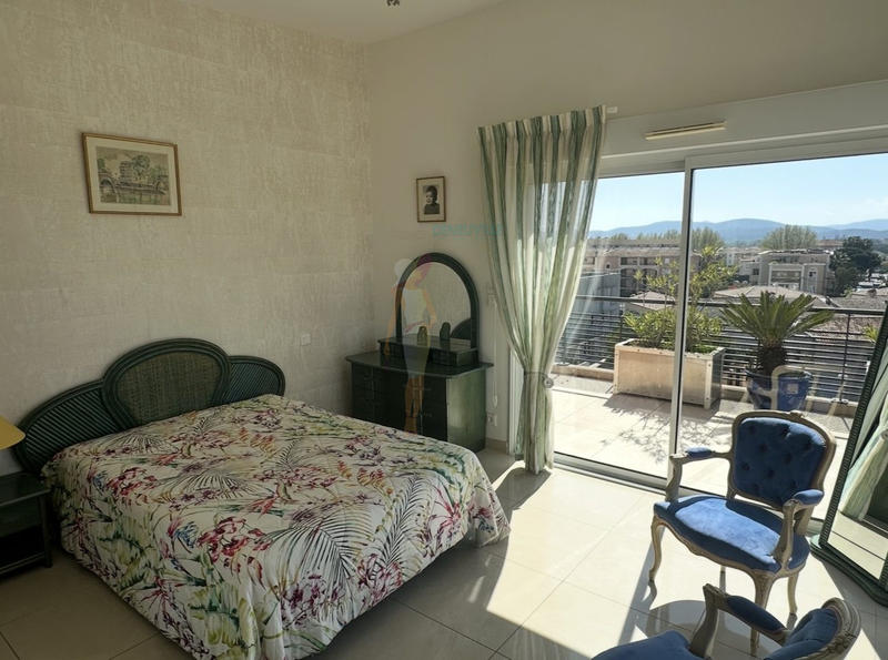 Appartement - 113 m² - 4 pièces