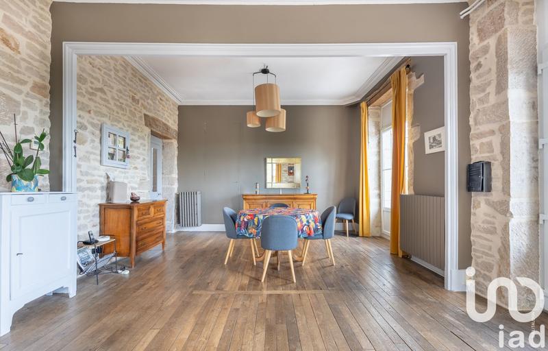 Maison - 234 m² - 7 pièces