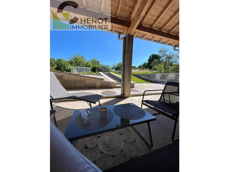 Maison - 236 m² - 5 pièces