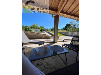 Maison - 236 m² - 5 pièces