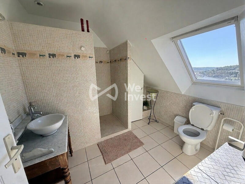 Maison - 200 m² - 8 pièces