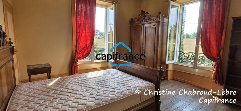 Propriété - 200 m² - 8 pièces