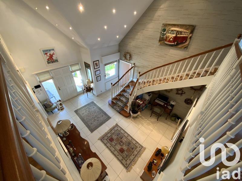 Maison - 362 m² - 9 pièces