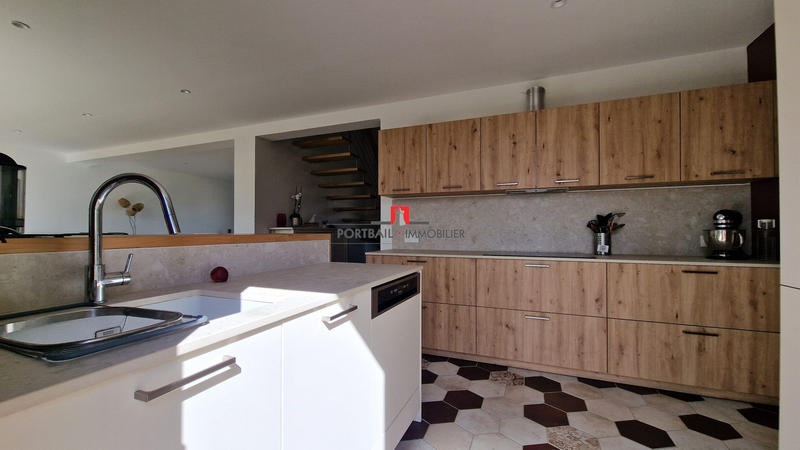 Maison - 161 m² - 7 pièces