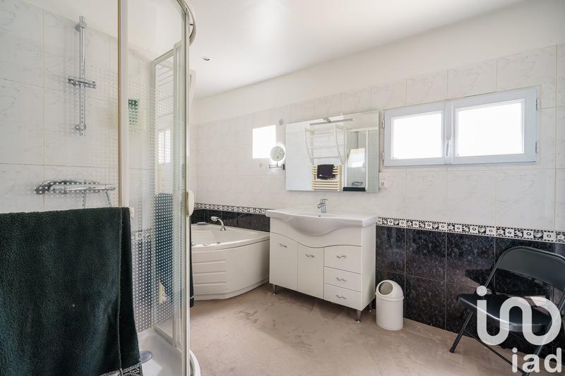 Maison - 104 m² - 4 pièces