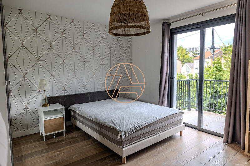 Maison - 331 m² - 9 pièces