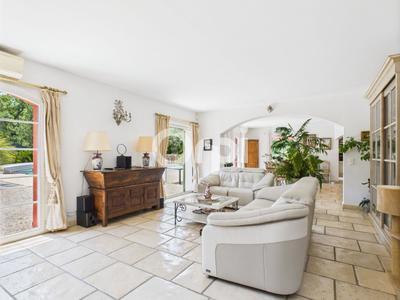 Maison - 250 m² - 5 pièces