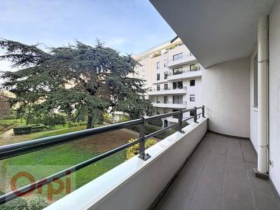 Appartement - 100 m² - 4 pièces
