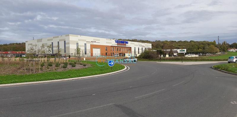 Local d'activité / Entrepôt - 2 500 m²