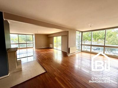 Appartement - 150 m² - 6 pièces