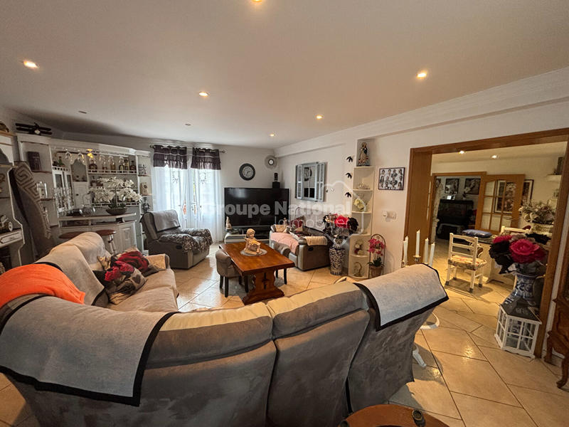 Maison - 159 m² - 9 pièces