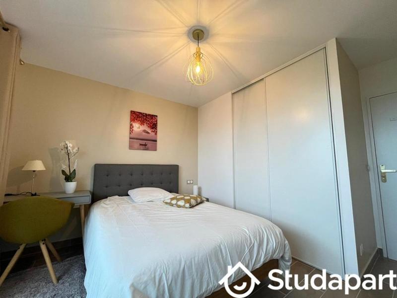 Chambre - 10 m² - 1 pièce