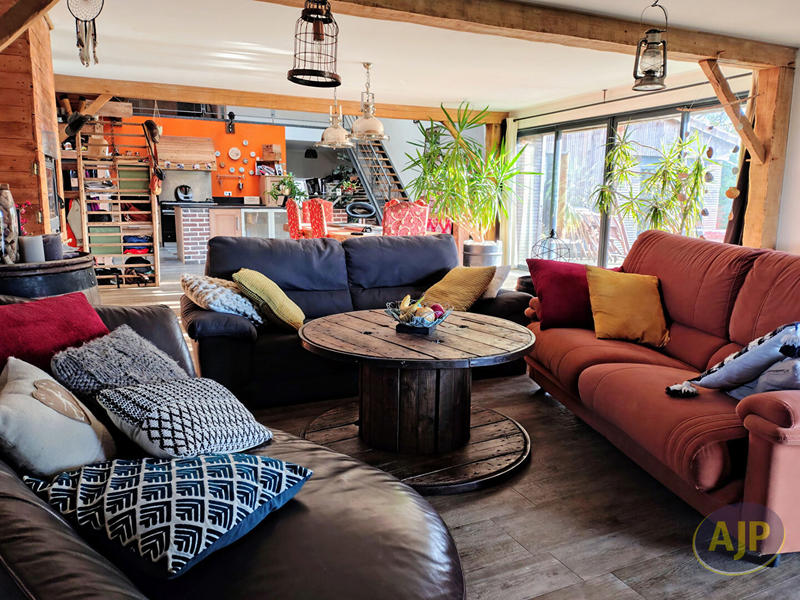 Maison - 195 m² - 5 pièces