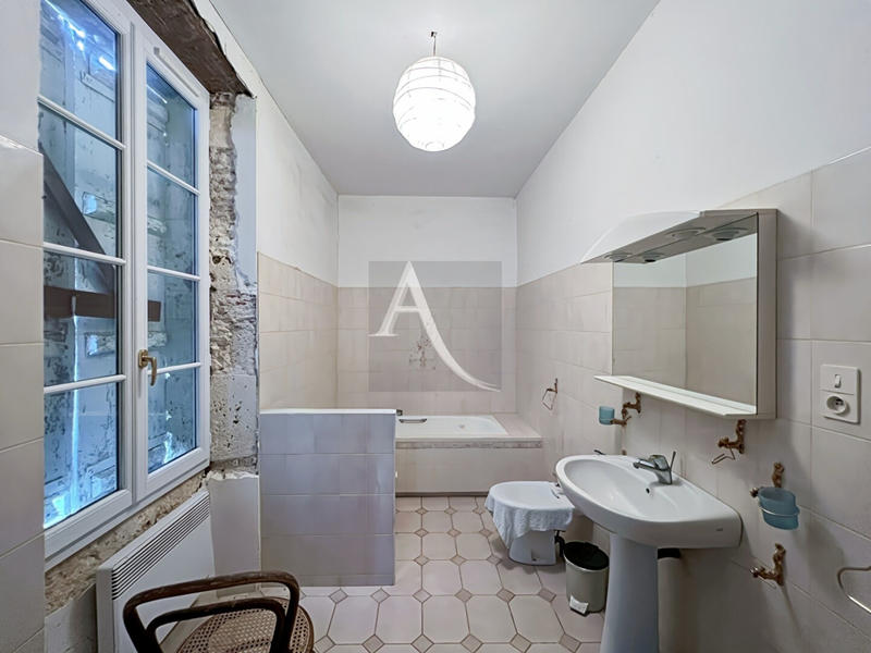 Maison - 235 m² - 7 pièces