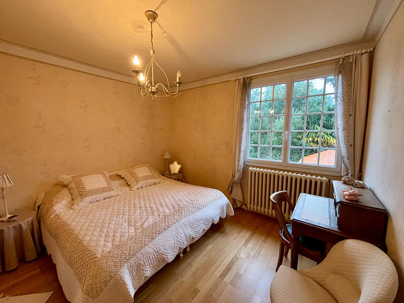 Maison - 213 m² - 7 pièces