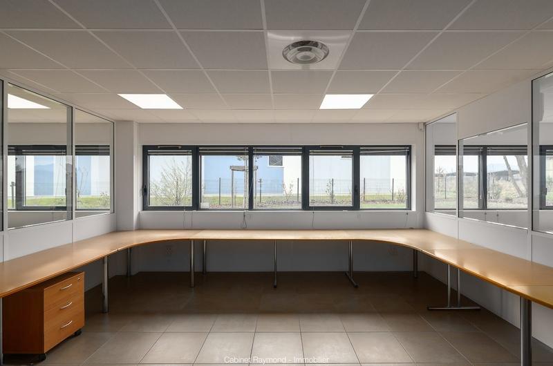 Bureau - 150 m² - 6 pièces
