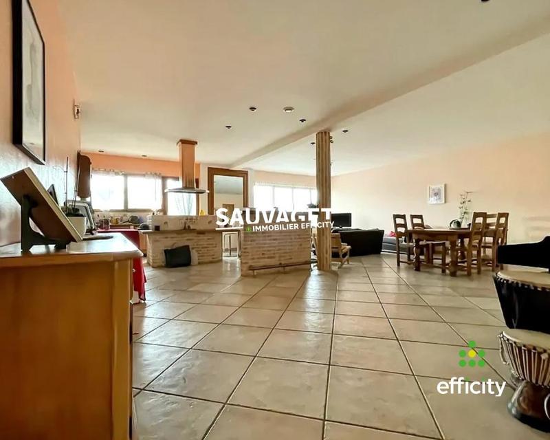 Maison - 320 m² - 11 pièces