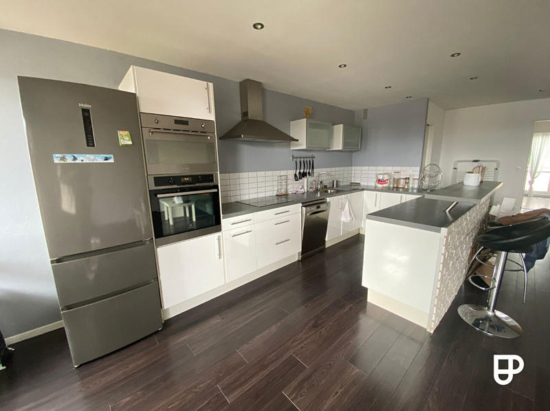 Appartement - 80 m² - 4 pièces