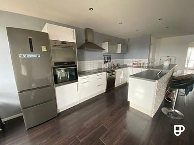 Appartement - 80 m² - 4 pièces