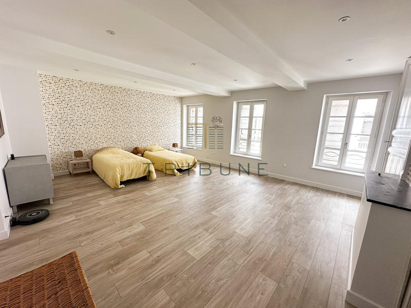 Maison - 275 m² - 6 pièces