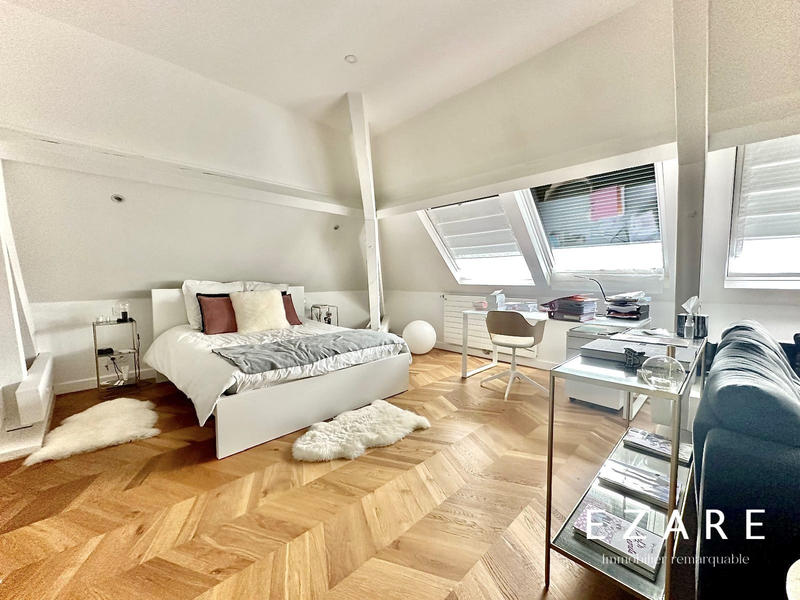 Maison - 361 m² - 12 pièces