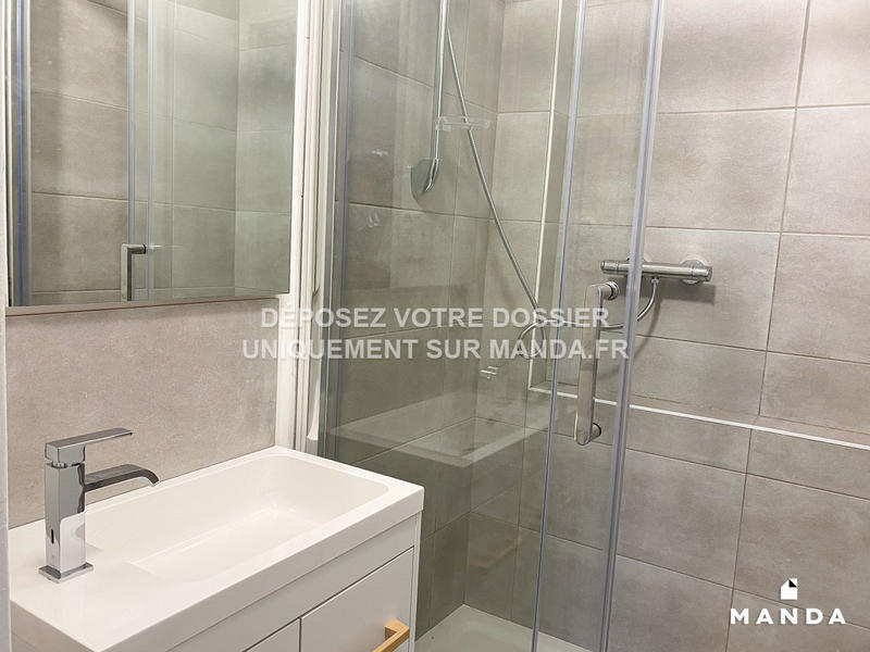 Chambre - 12 m² - 5 pièces