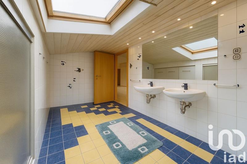 Maison - 245 m² - 10 pièces