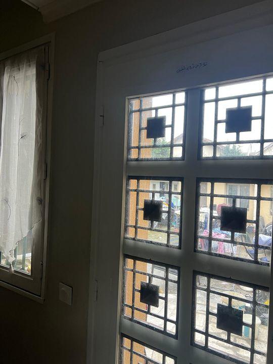 Pavillon - 180 m² - 8 pièces