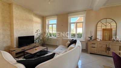 Maison - 245 m² - 9 pièces