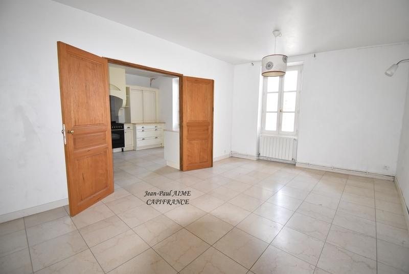 Maison - 264 m² - 9 pièces