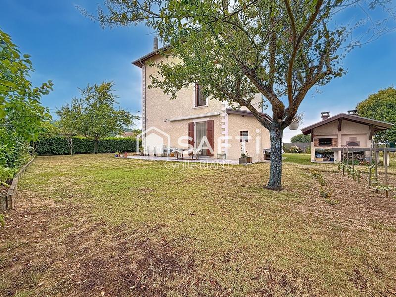Maison - 221 m² - 8 pièces