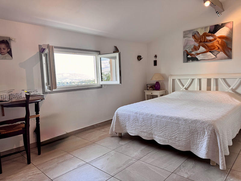 Villa - 117 m² - 6 pièces