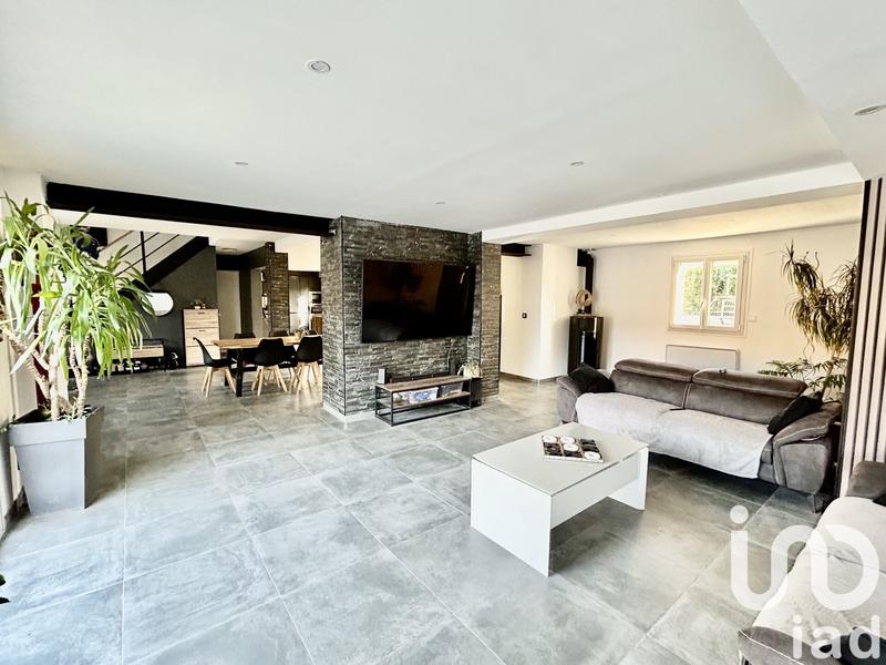 Maison - 210 m² - 7 pièces