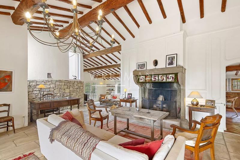 Villa - 210 m² - 6 pièces