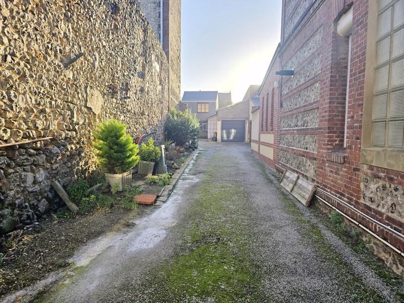 Maison - 170 m² - 1 pièce