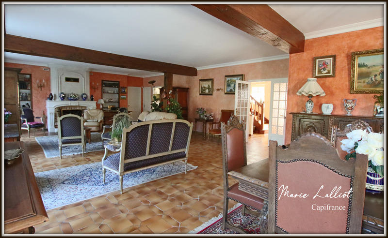 Maison - 343 m² - 12 pièces