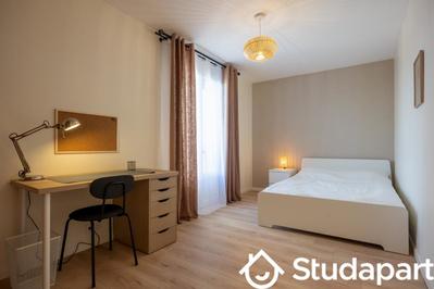 Chambre - 9 m² - 1 pièce