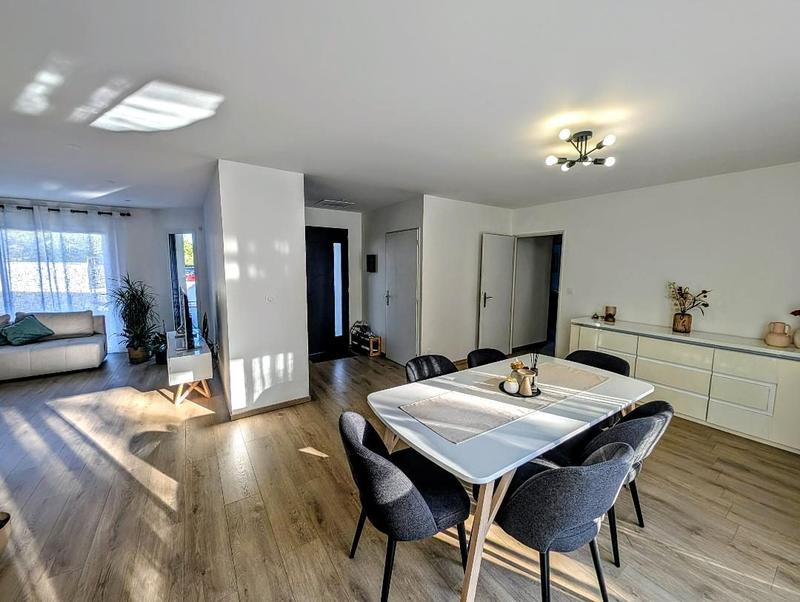 Maison - 138 m² - 5 pièces