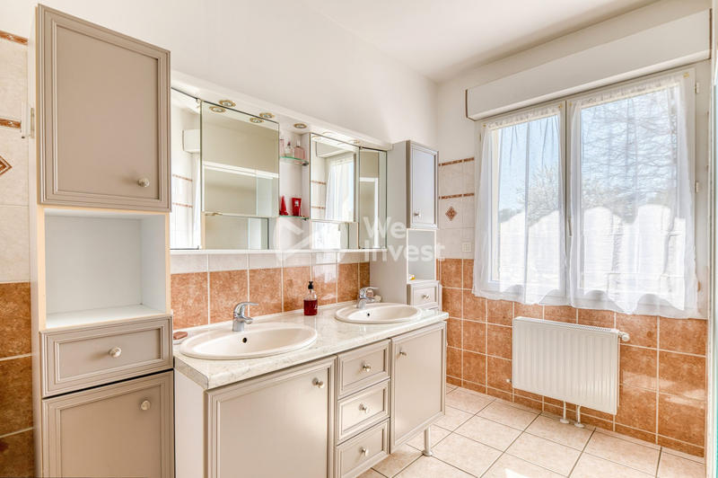 Maison - 289 m² - 7 pièces