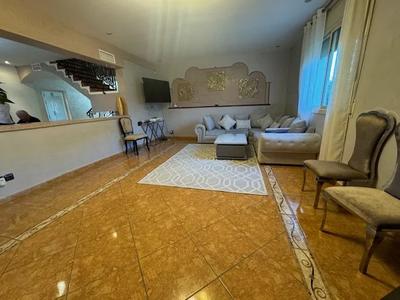 Maison - 270 m² - 9 pièces