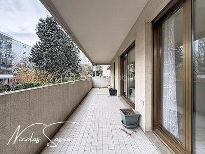 Appartement - 84 m² - 3 pièces