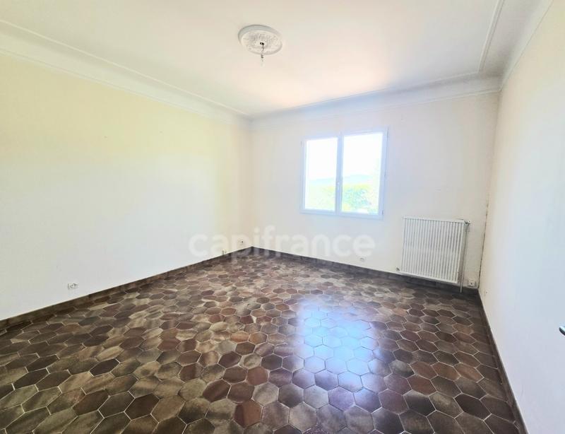 Maison - 180 m² - 5 pièces